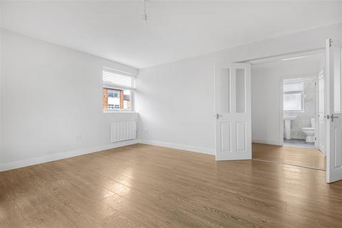 3, Valerie Court Bath Road, Reading, RG1 6HP
