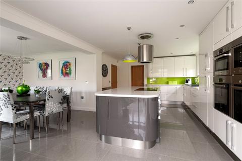 8 Hustlings Drive, Eastchurch, Sheerness, ME12 4JX