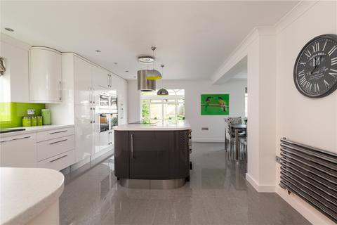 8 Hustlings Drive, Eastchurch, Sheerness, ME12 4JX
