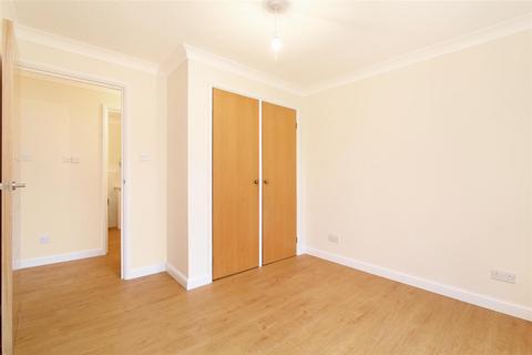 1 bedroom flat for sale, Searle Court, Mitcham CR4