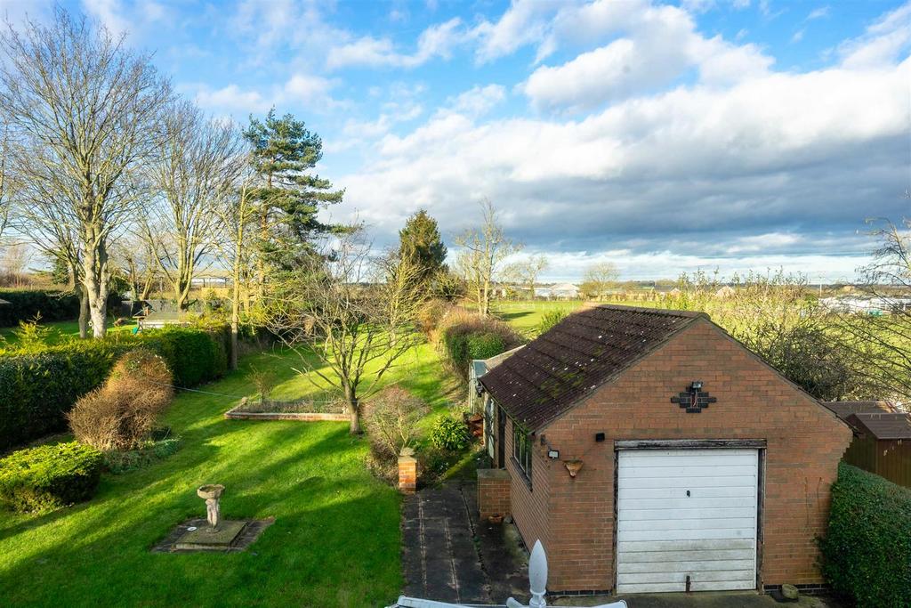 Main Road, Thorngumbald 3 bed detached house £360,000