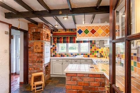Sycamore Cottage Main Road, Thorngumbald, Hull, HU12 9NA