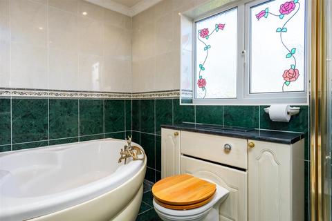 Sycamore Cottage Main Road, Thorngumbald, Hull, HU12 9NA