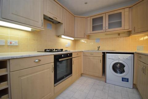 2 bedroom flat to rent, Benton Mews, Wakefield WF4
