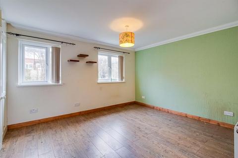 42 Valley Drive, Wrenthorpe, Wakefield, WF2 0HZ