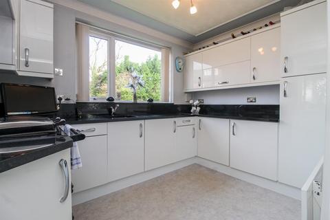 2 bedroom semi-detached house for sale, Westbourne Close, Wakefield WF2