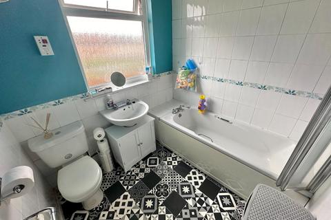 84 Norton Road, Northampton, NN2 7TN