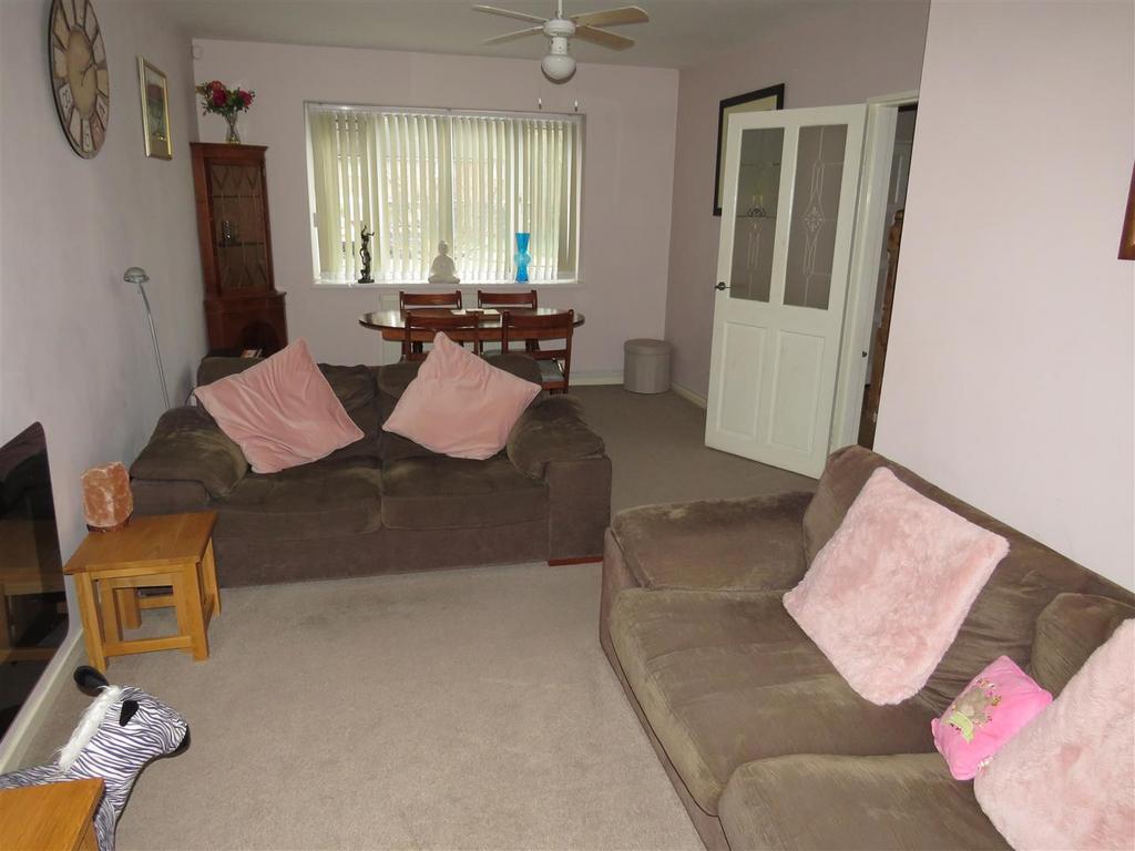Hollyberry Croft, Birmingham B34 3 bed terraced house for sale £220,000