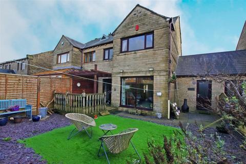 4 bedroom semi-detached house for sale, Dene Royd Court, Stainland, Halifax
