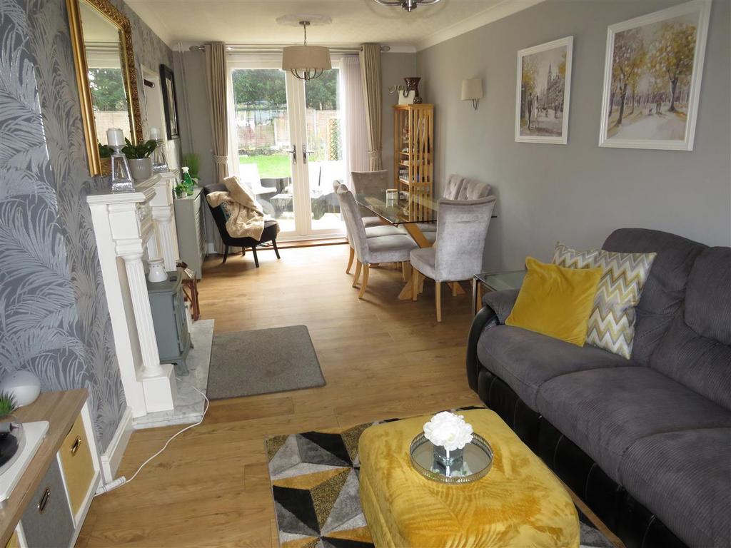 East Meadway, Birmingham B33 2 bed terraced house for sale £190,000