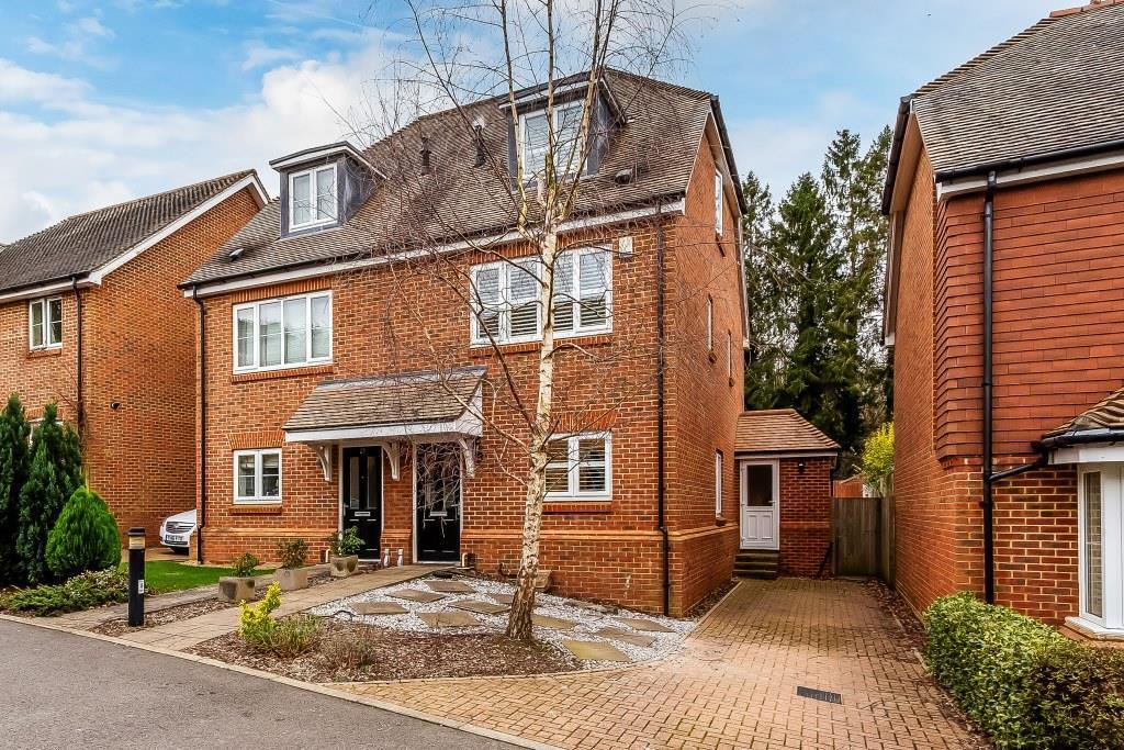 MARLEY RISE, DORKING, RH4 3 bed house for sale £750,000