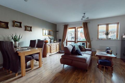 3 bedroom terraced house for sale, Raleigh Close, Gravesend
