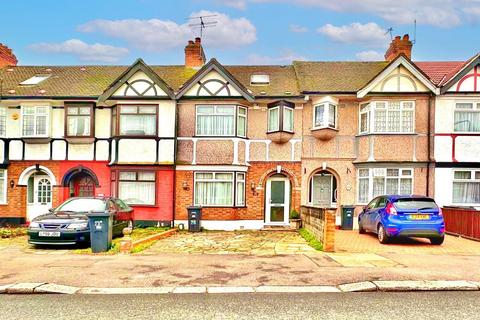 26 Gresham Drive, Romford, RM6 4TS