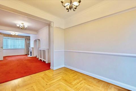 26 Gresham Drive, Romford, RM6 4TS