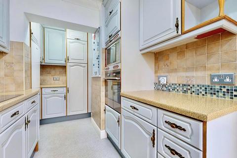 26 Gresham Drive, Romford, RM6 4TS