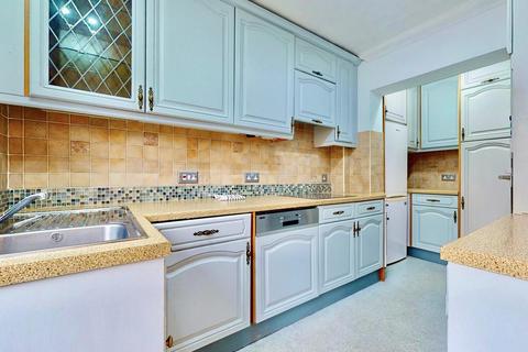 26 Gresham Drive, Romford, RM6 4TS