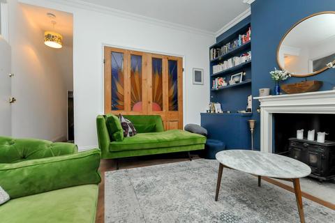 2 bedroom flat for sale, Evering Road, London