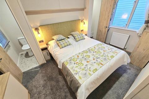 2 bedroom property for sale - Llanrug, Caernarfon