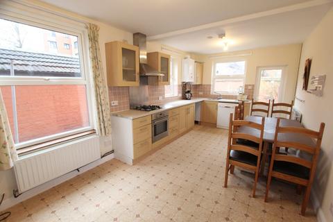 4 bedroom terraced house for sale, Gibbons Road, Bedford, MK40