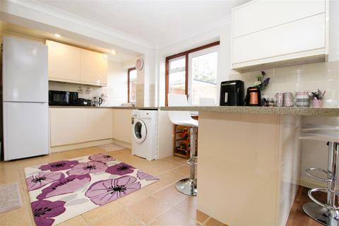 3 bedroom detached house for sale - The Hawthorns, Broadstairs