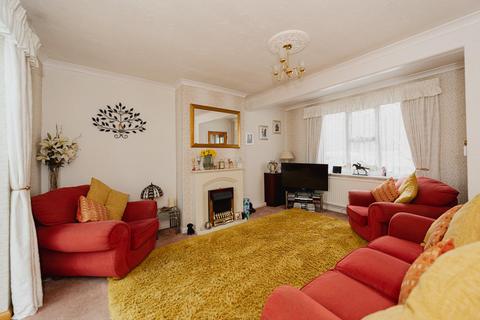 12 Castle Road, Epsom, KT18 7NZ