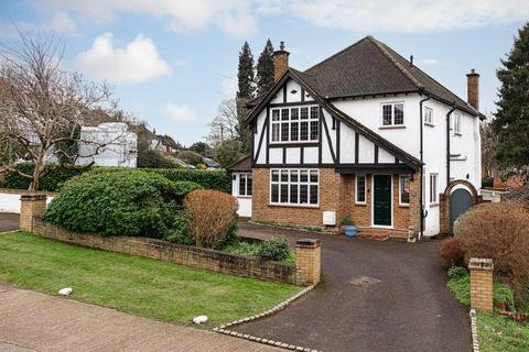 8 Pine Hill, Epsom, KT18 7BG