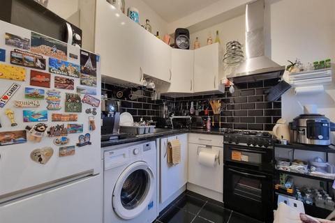 1 bedroom flat for sale, Elgin Road, Ilford