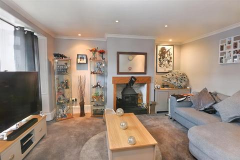 4 bedroom end of terrace house for sale - Peacemarsh, Gillingham