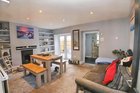 4 bedroom end of terrace house for sale - Peacemarsh, Gillingham