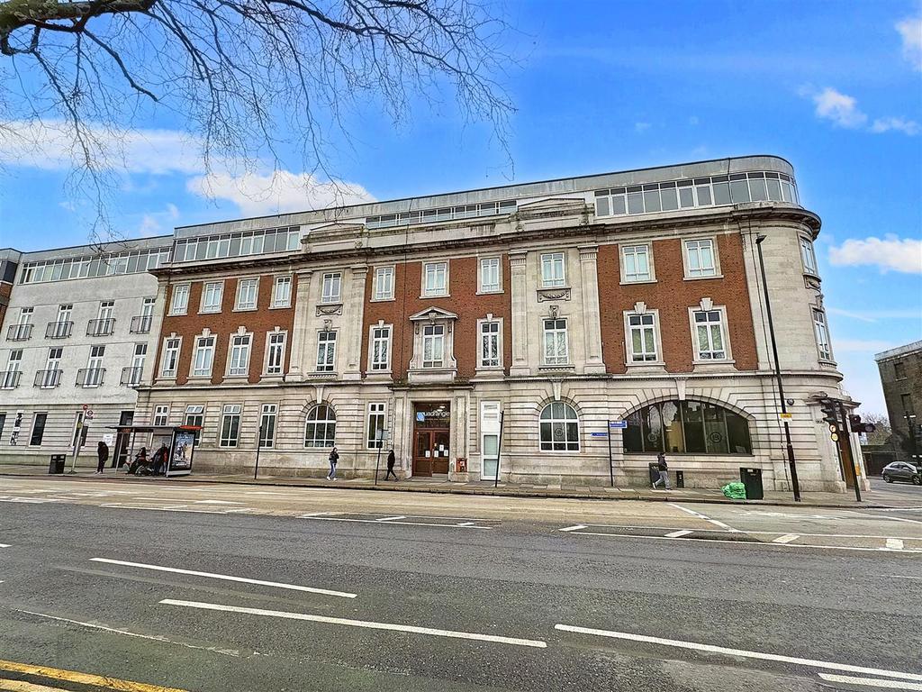 Romford Road, Stratford 1 bed apartment for sale £260,000
