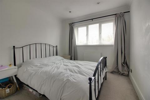 20 Shanklin Close, Cheshunt, Waltham Cross, EN7 6HF