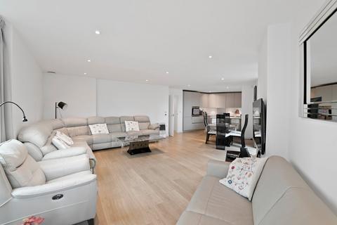 Flat 122, Tennyson Apartments, 1 Saffron Central Square, Croydon, CR0 2FX