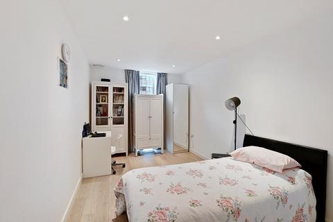Flat 122, Tennyson Apartments, 1 Saffron Central Square, Croydon, CR0 2FX