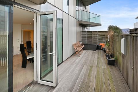 Flat 122, Tennyson Apartments, 1 Saffron Central Square, Croydon, CR0 2FX