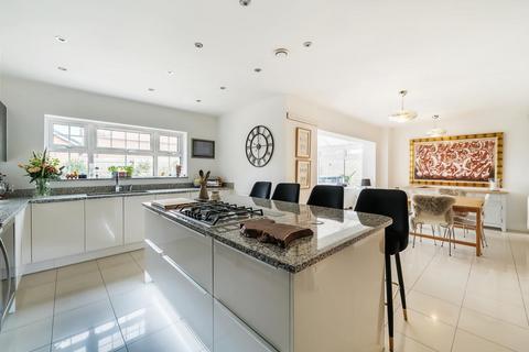 26 Esingdon Drive, Thame, OX9 3DS