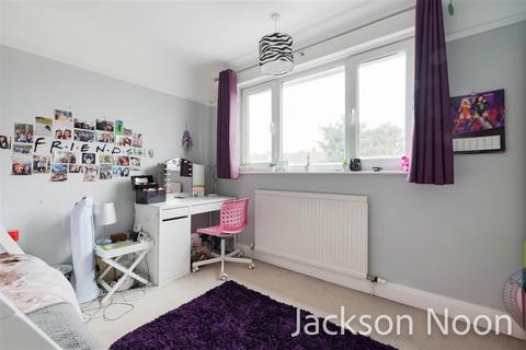 48 Oakhurst Road, Epsom, KT19 9SF