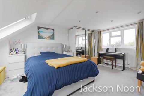 48 Oakhurst Road, Epsom, KT19 9SF