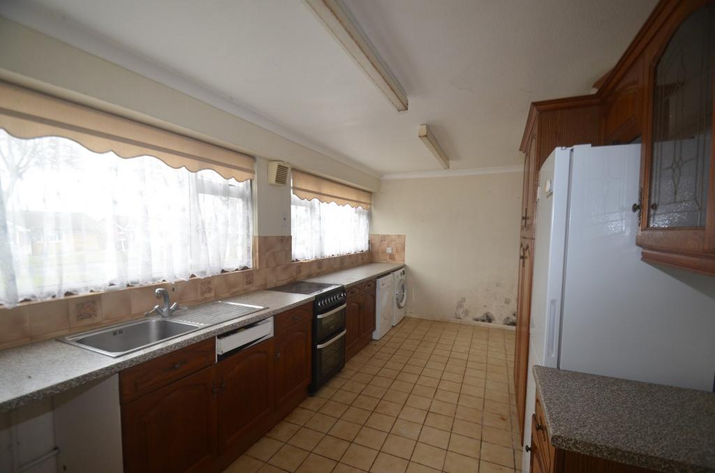 Woodmere Avenue, Shirley, Croydon, CR0 3 bed detached bungalow for sale