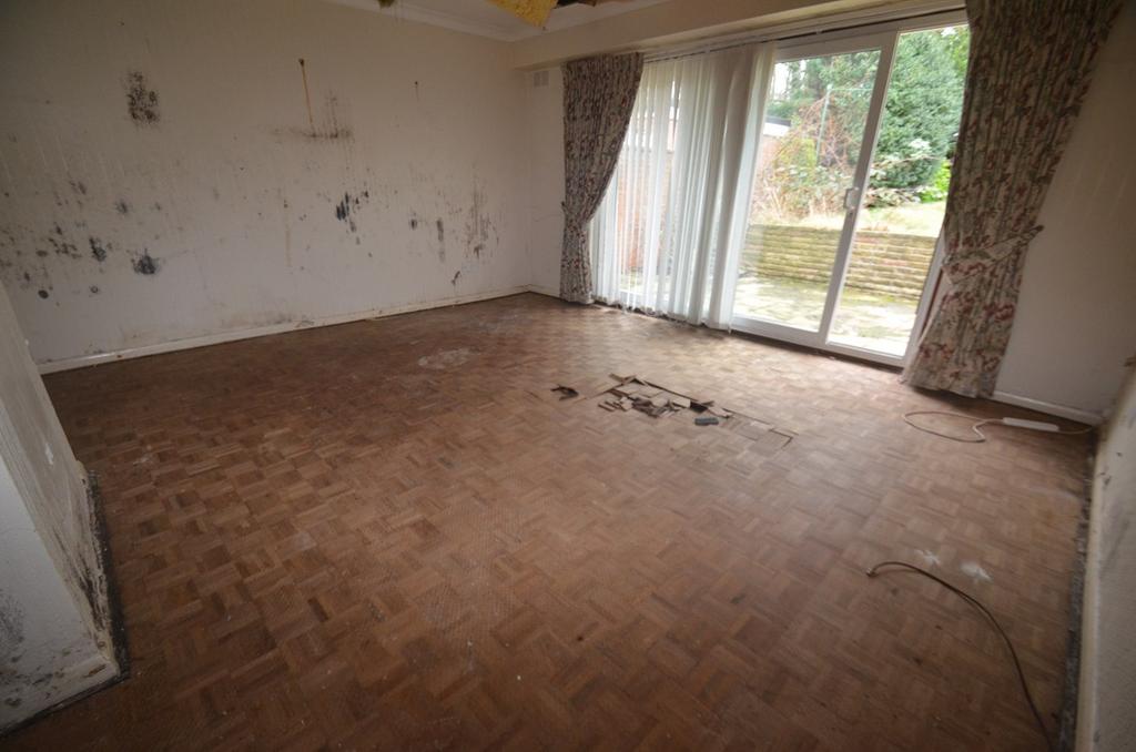 Woodmere Avenue, Shirley, Croydon, CR0 3 bed detached bungalow for sale