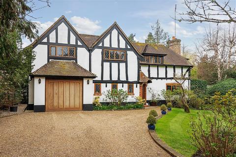 5 bedroom detached house for sale, Pennymead Drive, East Horsley