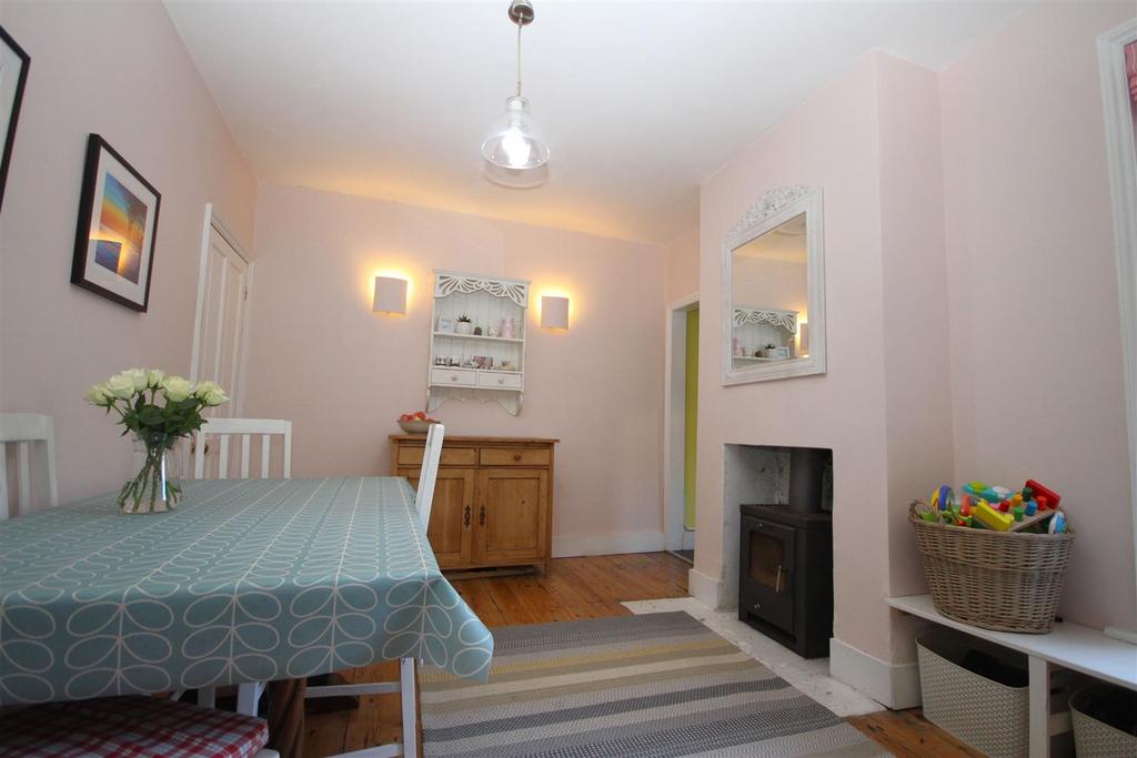 Dacre Gardens, Upper Beeding 3 bed end of terrace house for sale £400,000