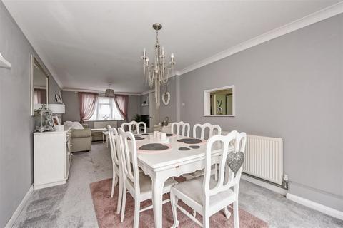 3 bedroom terraced house for sale, Springfield Close, Andover