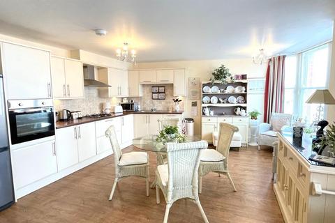2 bedroom apartment for sale - Colwyn Avenue, Rhos On Sea, Colwyn Bay