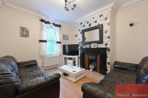 3 bedroom semi-detached house for sale, Wells House Road, London
