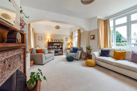 70 Bowes Hill, Rowland's Castle, PO9 6BS