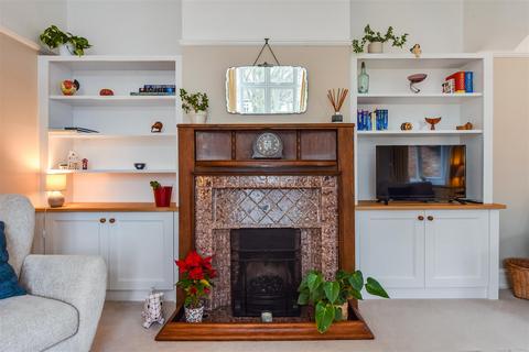 70 Bowes Hill, Rowland's Castle, PO9 6BS