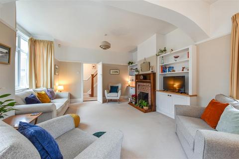 70 Bowes Hill, Rowland's Castle, PO9 6BS