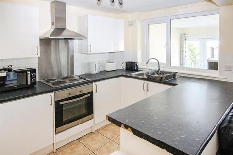 4 bedroom house to rent, Rhodaus Close, Canterbury