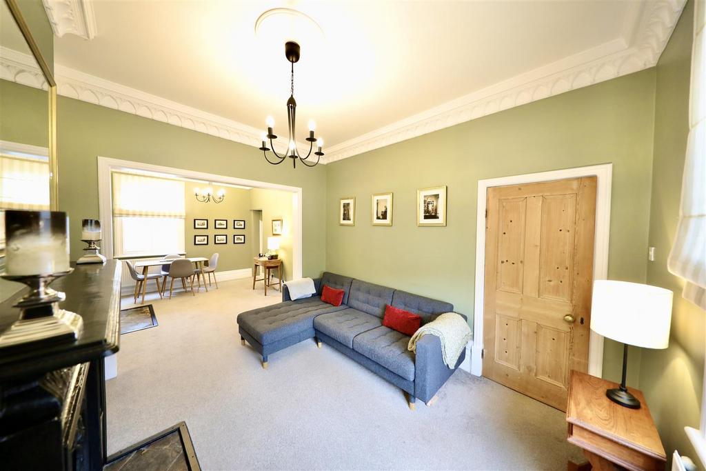 Highgate, Beverley 3 bed terraced house for sale £300,000