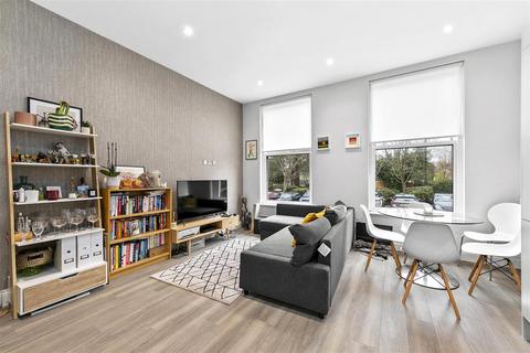 1 bedroom flat for sale, Hampton Road, Teddington